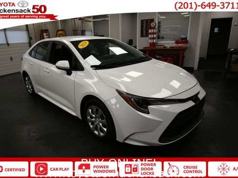 Certified 2024 Toyota Corolla LE image 1