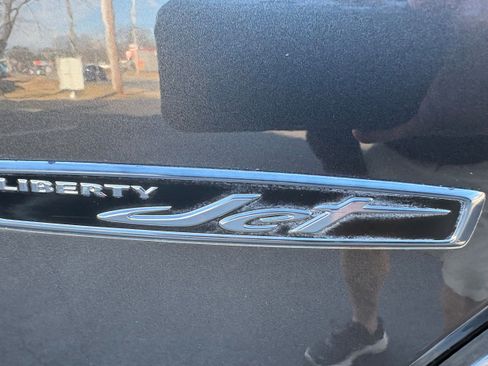 Used 2011 Jeep Liberty Sport image 5