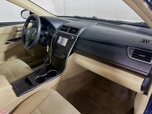 Used 2017 Toyota Camry LE image 27