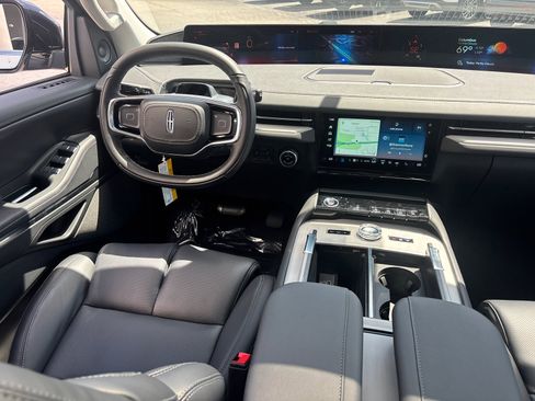 New 2026 Lincoln Navigator L Reserve AWD/4WD image 31