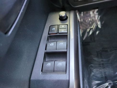 Used 2016 Toyota Tacoma SR5 w/ Towing Package RWD image 21