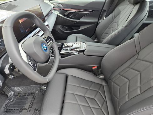New 2026 BMW i5 eDrive40 image 14