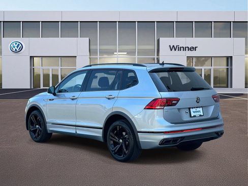 Used 2023 Volkswagen Tiguan SE R-Line AWD/4WD image 3
