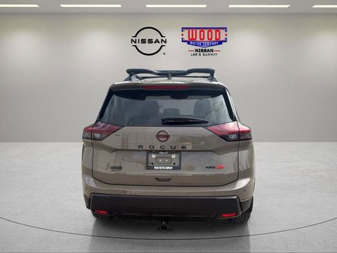 Used 2025 Nissan Rogue SV image 3