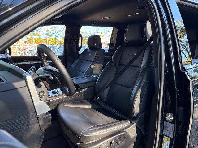 Used 2025 Cadillac Escalade ESV Luxury AWD/4WD image 37