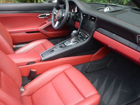 Used 2019 Porsche 911 AWD/4WD image 4