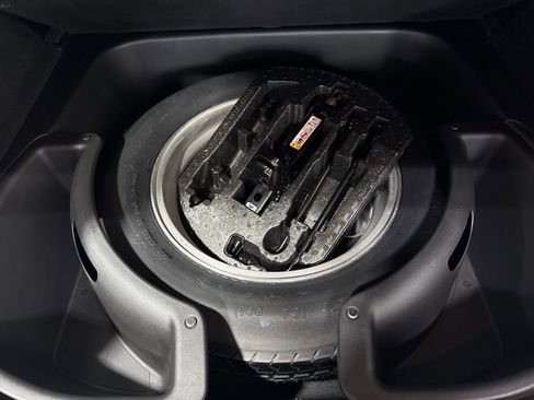 Used 2018 Jeep Grand Cherokee Limited image 33