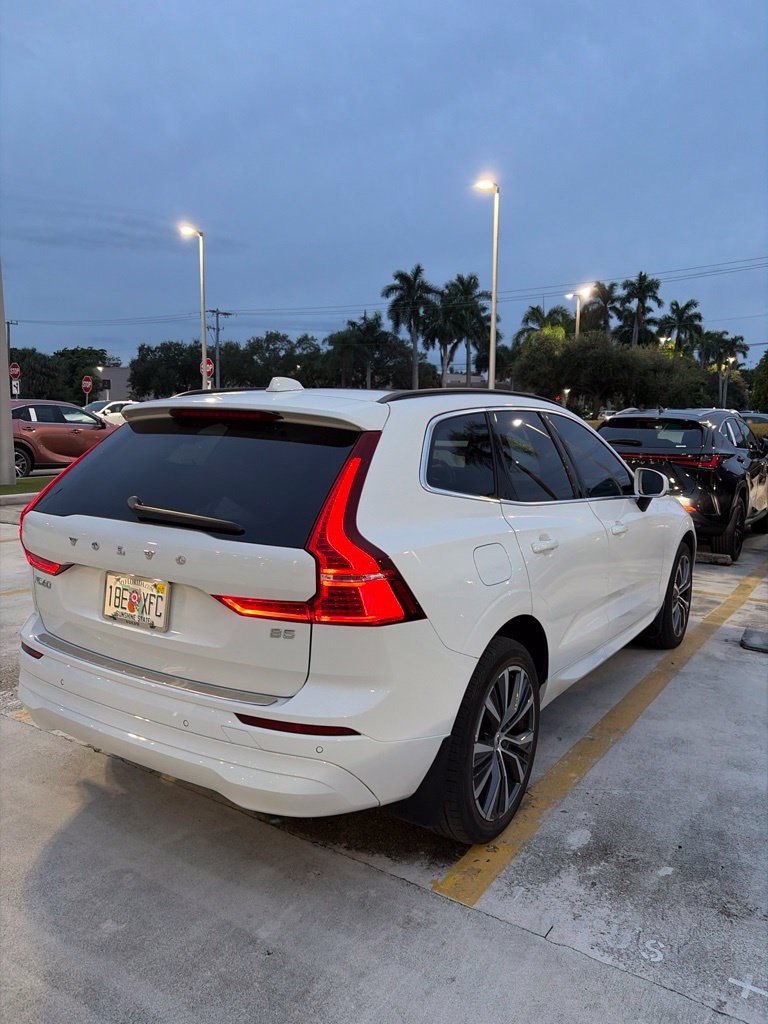 Used 2022 Volvo XC60 B5 Momentum FWD image 4