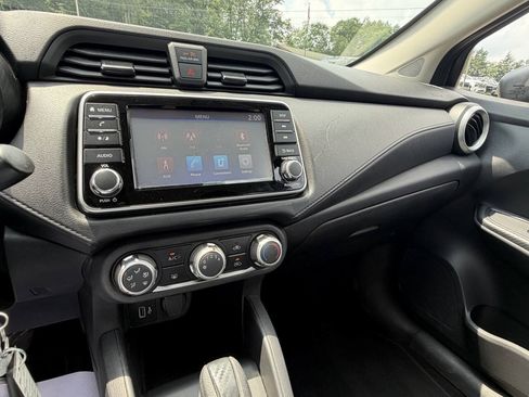Used 2022 Nissan Versa S FWD image 29
