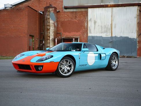 Used 2006 Ford GT image 4