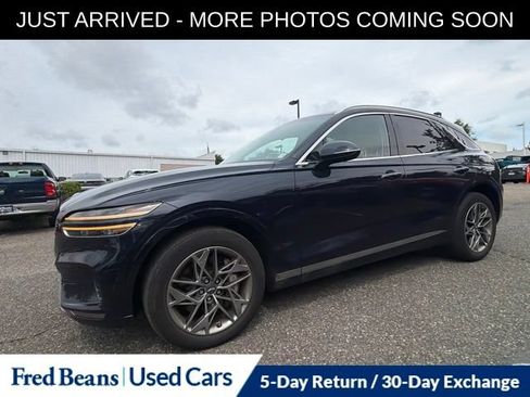 Used 2023 Genesis GV70 2.5T w/ Select Package AWD/4WD image 3