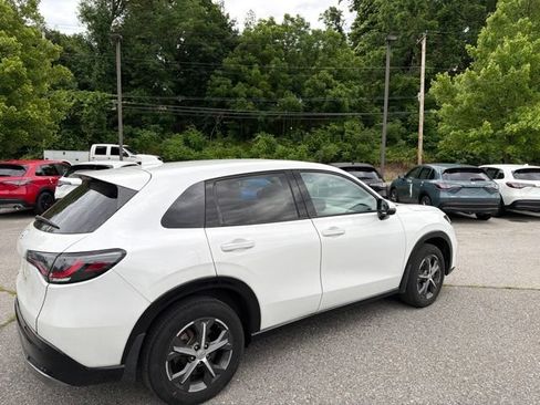 Used 2024 Honda HR-V EX-L image 4