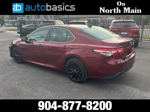 Used 2020 Toyota Camry LE image 3