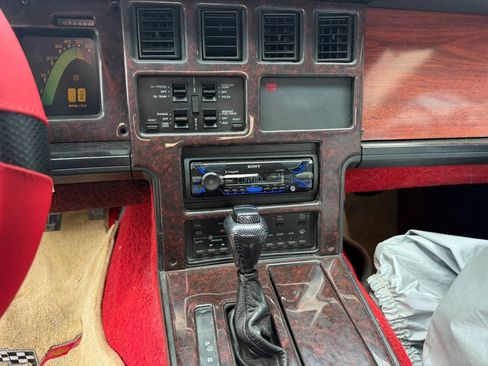 Used 1988 Chevrolet Corvette Convertible RWD image 7