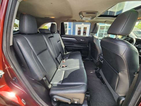 Used 2015 Toyota Highlander XLE FWD image 26