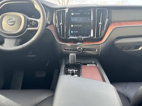 Certified 2023 Volvo XC60 B5 Plus w/ Climate Package image 14