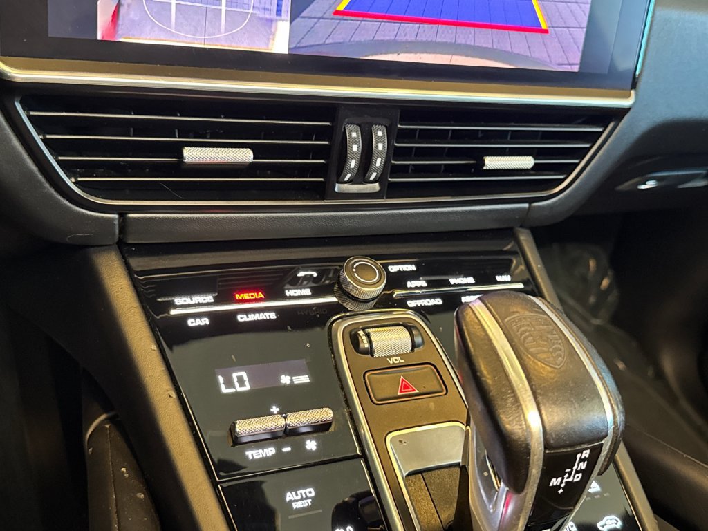 Used 2022 Porsche Cayenne GTS AWD/4WD image 27