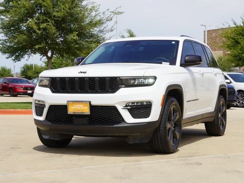 Certified 2024 Jeep Grand Cherokee Limited w/ Black Appearance Package RWD image 3