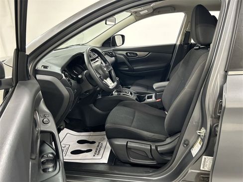 Used 2018 Nissan Rogue Sport S w/ S Appearance Package image 11