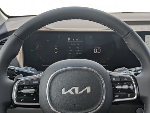 New 2026 Kia Carnival EX FWD image 41