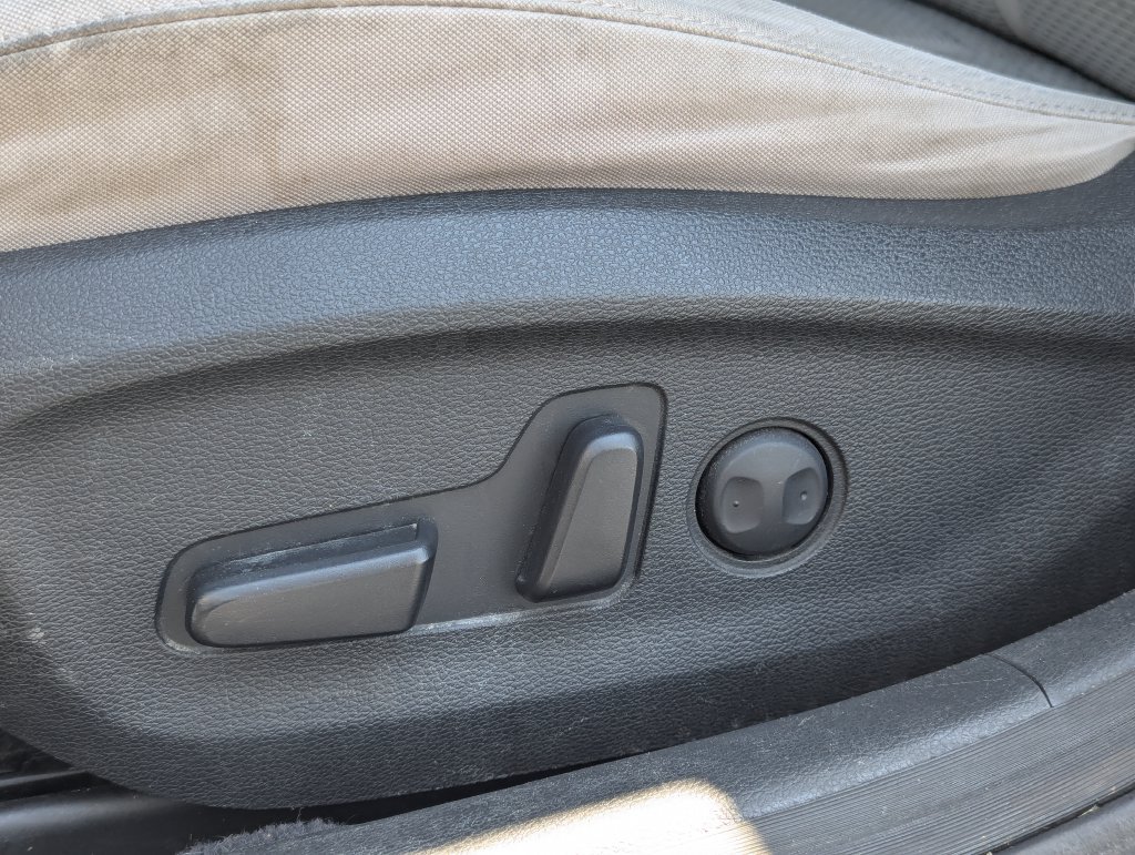 Used 2015 Hyundai Sonata SE w/ Option Group 09 FWD image 25