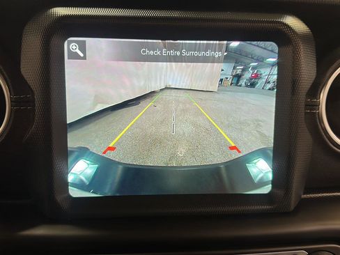Used 2021 Jeep Gladiator Overland AWD/4WD image 23