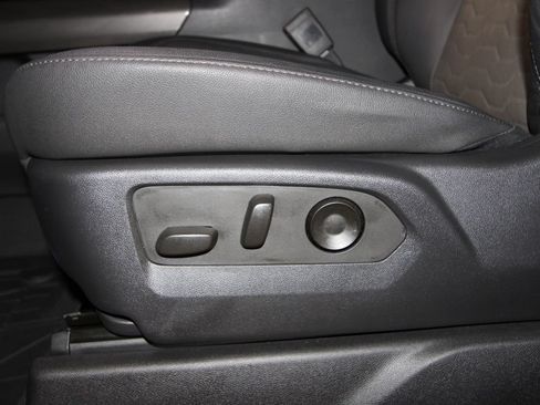 Used 2023 Chevrolet Silverado 1500 ZR2 w/ Technology Package AWD/4WD image 9