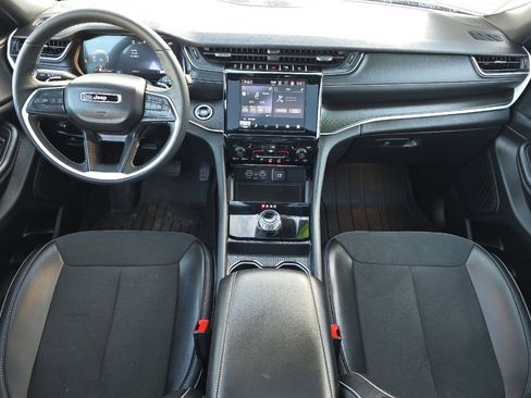 Used 2024 Jeep Grand Cherokee L Altitude image 14