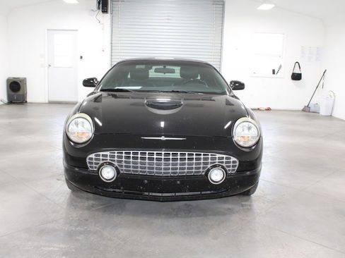 Used 2005 Ford Thunderbird image 3
