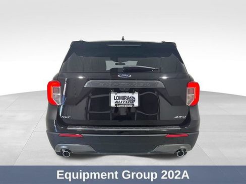 Used 2022 Ford Explorer XLT w/ XLT Sport Appearance Package AWD/4WD image 9