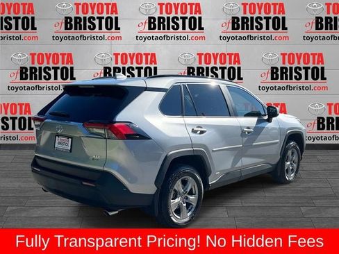 Used 2025 Toyota RAV4 XLE w/ Convenience Package AWD/4WD image 3