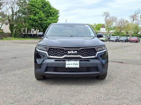 Certified 2023 Kia Sorento LX FWD image 2