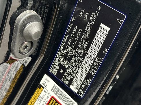 Certified 2023 Toyota Highlander XLE image 20