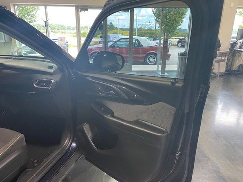 Used 2021 Chevrolet TrailBlazer LT w/ Sun and Liftgate Package AWD/4WD image 19