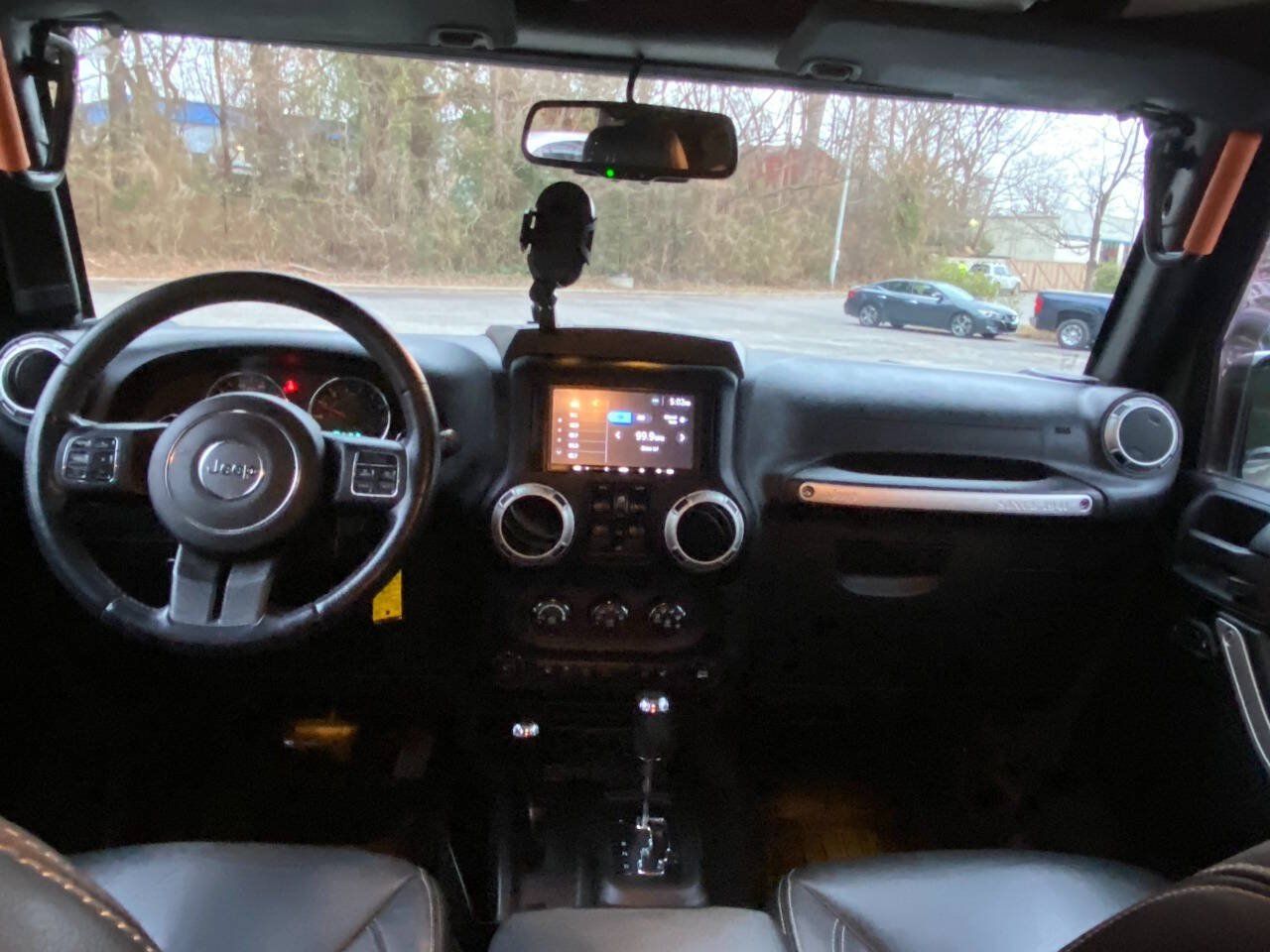 Used 2015 Jeep Wrangler Unlimited Rubicon AWD/4WD image 35
