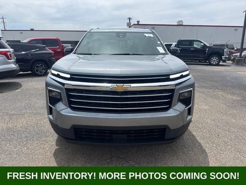 Used 2024 Chevrolet Traverse LT w/ Trailering Package FWD image 7