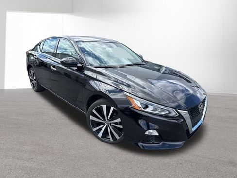 Used 2022 Nissan Altima 2.5 Platinum AWD/4WD image 5