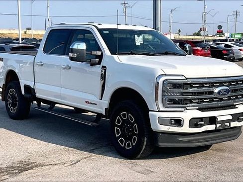 Used 2024 Ford F250 Platinum AWD/4WD image 2