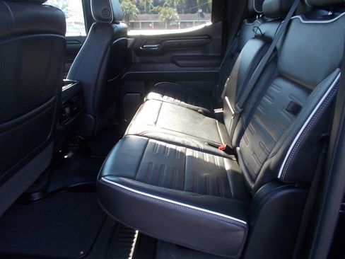 Used 2024 GMC Sierra 1500 AT4X image 15