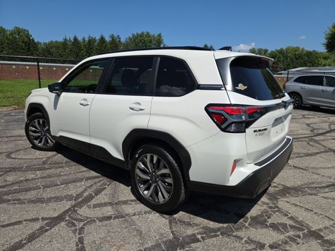 Certified 2025 Subaru Forester Touring AWD/4WD image 12