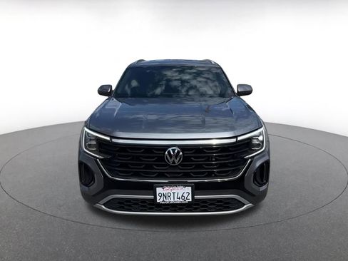 Used 2025 Volkswagen Atlas Cross Sport SE image 4