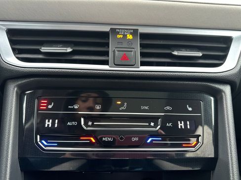 New 2025 Volkswagen Taos SE image 22