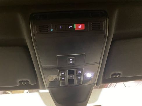 Used 2024 Volkswagen Tiguan SE R-Line AWD/4WD image 14