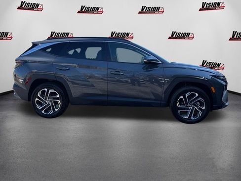 Certified 2025 Hyundai Tucson Limited AWD/4WD image 4