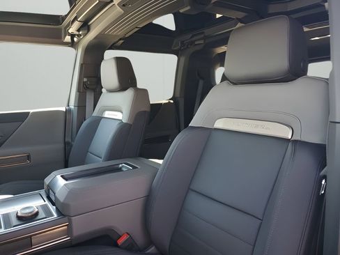 New 2025 GMC Hummer EV 2X image 31