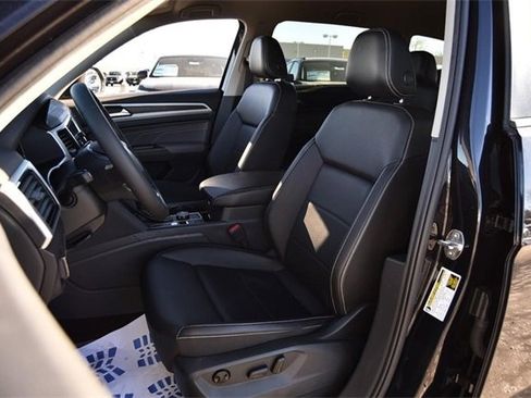 Certified 2023 Volkswagen Atlas SE image 19