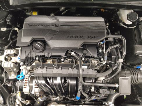 Used 2025 Hyundai Elantra SE FWD image 30