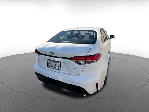 Used 2025 Toyota Corolla LE FWD image 12