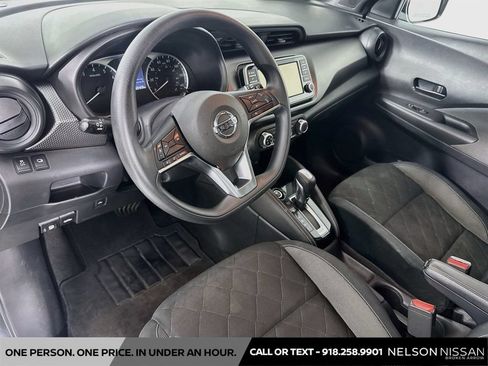 Used 2019 Nissan Kicks S FWD image 9