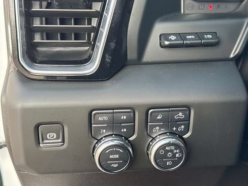Used 2024 GMC Sierra 2500 Denali Ultimate AWD/4WD image 25